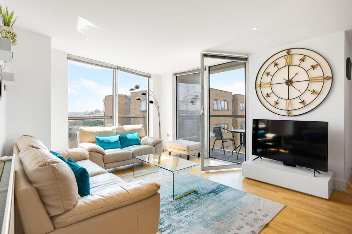 Panoramic 3-bed Oasis Apartment